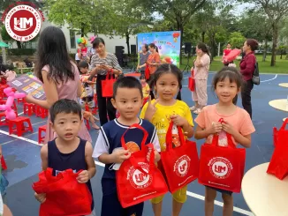ANH NGỮ HUỆ MAI TRAO GỬI YÊU THƯƠNG – RỘN RÀNG QUÀ TẶNG 1/6